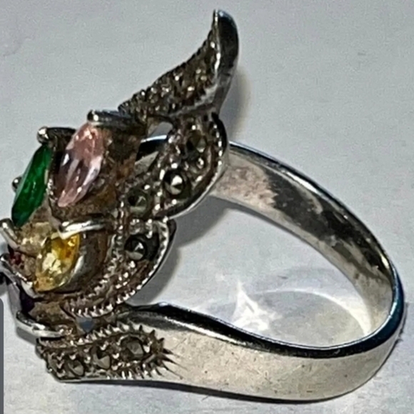 Sterling silver Marcasite ring with various colored stones - Picture 5 of 6
